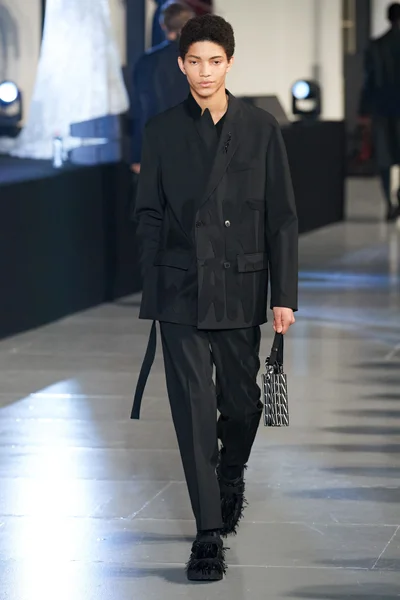 Look 37